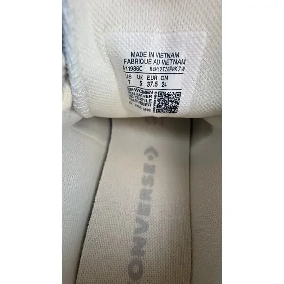 Converse Women's Silver Metallic Chuck Taylor All Star Low Leather Size 7 - Picture 13 of 13